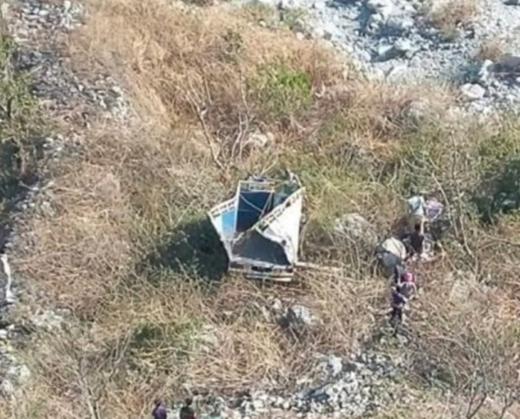 उत्तराखंड ; वाहन खाई में गिरने से एक ही गांव के 3 लोगों की मौतमृतकों में दो सगे भाई भी शामिल