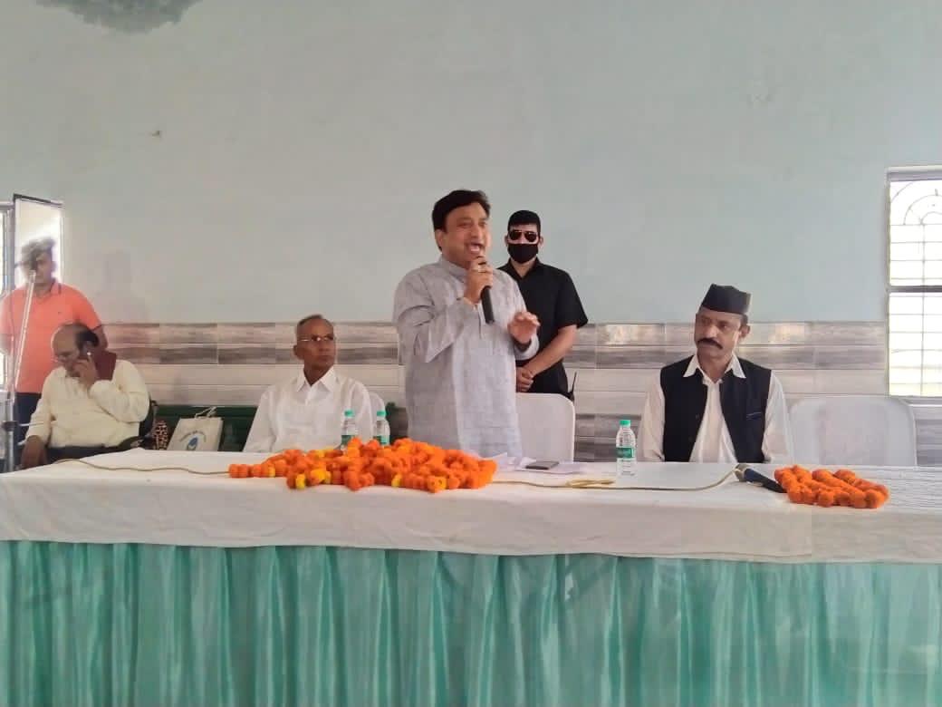 कांग्रेस की झोली में यमकेश्वर विधानसभा सीट लाने वाला सिर्फ एक ही नाम : ब्लॉक प्रमुख महेन्द्र राणा ( कोई नही है दूर दूर तक )
