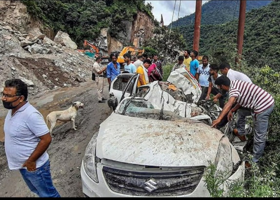 क्यों गिर रहे हैं हिमाचल-उत्तराखंड के पहाड़? जानिए असली वजह