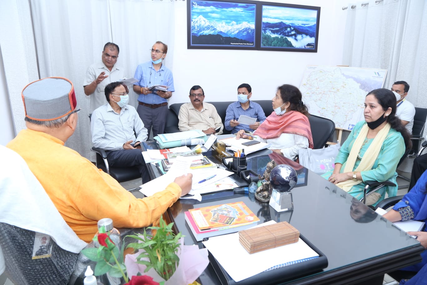महाराज ने कार्यों की धीमी गति को देखते हुये अधिकारियों को तेजी लाने के दिये निर्देश