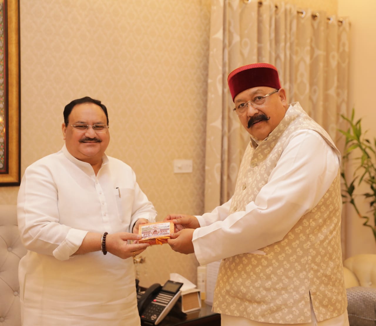 उत्तराखंड के पर्यटन, लोक निर्माण, सिंचाई, धर्मस्व एवं संस्कृति मंत्री सतपाल महाराज ने शनिवार को नई दिल्ली में भारतीय जनता पार्टी के राष्ट्रीय अध्यक्ष श्री जेपी नड्डा से शिष्टाचार भेंट की।