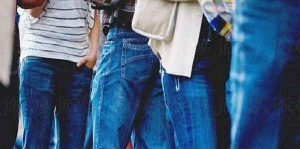 अब जींस व टी-शर्ट में ऑफिस नहीं आ सकेंगे सरकारी बाबू और अधिकारी, जानें क्या है मामला