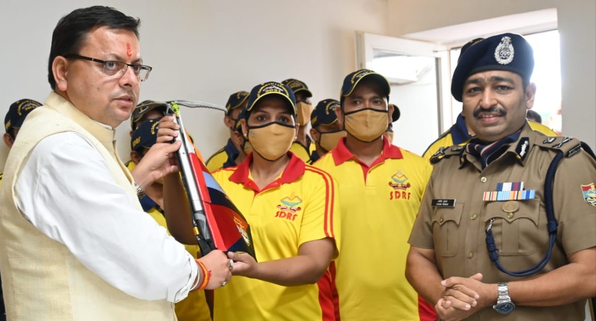 एस. डी.आर. एफ द्वारा रचा नया कीर्तिमान, माउंट गंगोत्री पीक को किया गया फतह