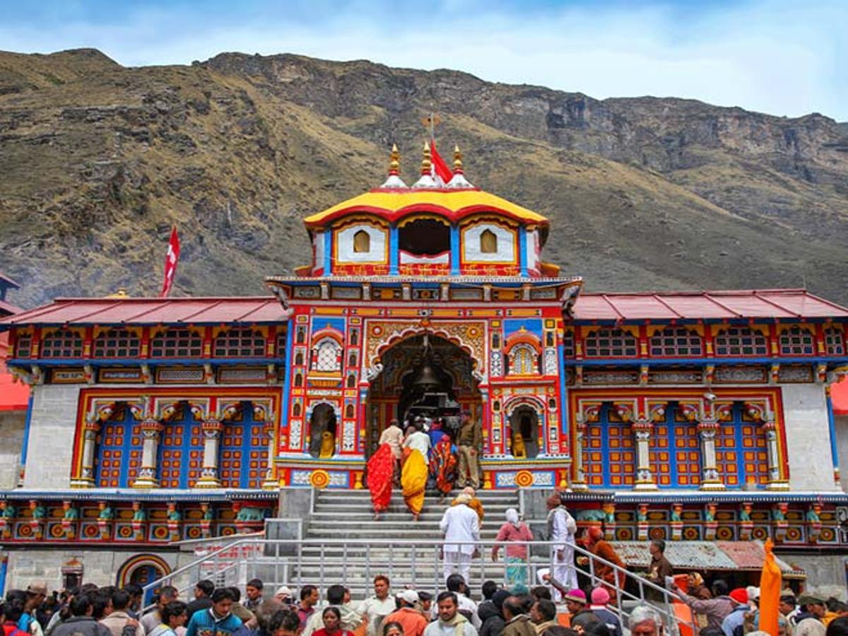 आज छह माह के लिए बदरीनाथ धाम के कपाट शाम 6.45 बजे विधि-विधान से बंद कर दिए जाएंगे