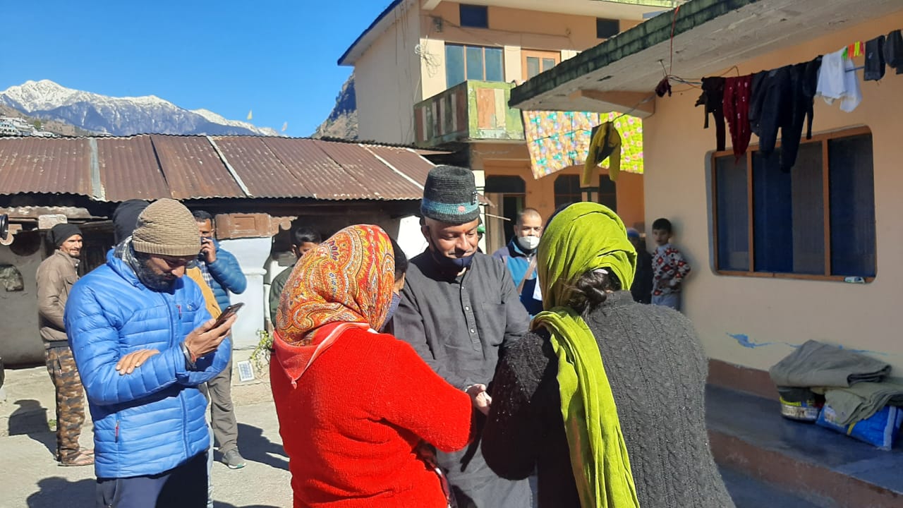 गंगोत्री विधानसभा के भटवाड़ी पहुंचे कर्नल कोठियाल ने सीएम और पूर्व सीएम हरीश रावत को गंगोत्री से चुनाव लड़ने की दी चुनौती:आप