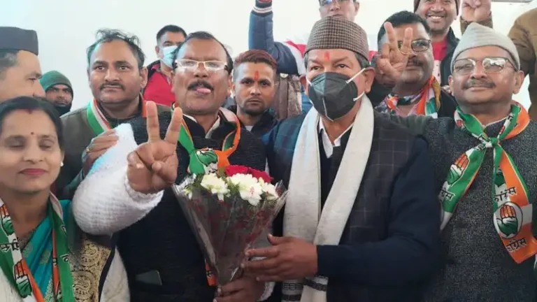 यहाँ हरीश रावत ने दिया बीजेपी को बड़ा झटका, ये नेता कांग्रेस में हुए शामिल
