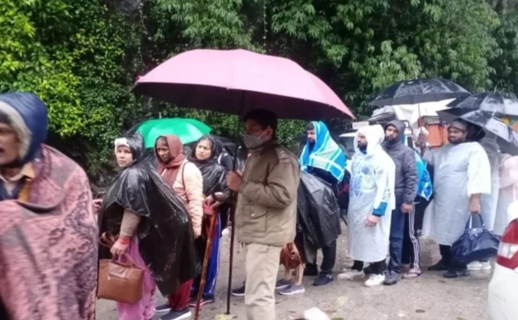उत्तराखंड :चारधाम यात्रा : छह दिन में 20 तीर्थयात्रियों की मौत, बीमार व बुजुर्ग श्रद्धालुओं की जान पर भारी पड़ रही यात्रा