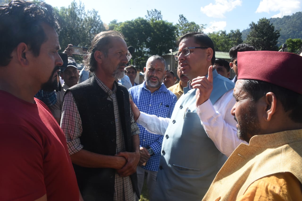 मंगल रहा अमंगल: हादसों के बाद फुल एक्शन मोड में दिखे सीएम धामी    रात पल-पल का अपडेट ले गुजारी, सुबह घटना स्थल पहुंच ली जानकारी