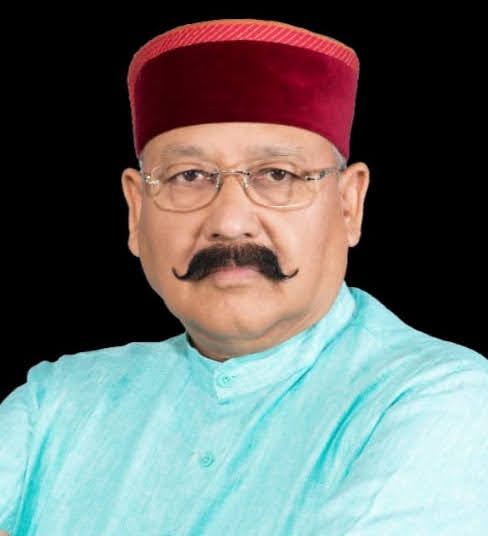 हाईकमान के निर्देश पर  चुनाव प्रचार को महाराज गुजरात रवाना