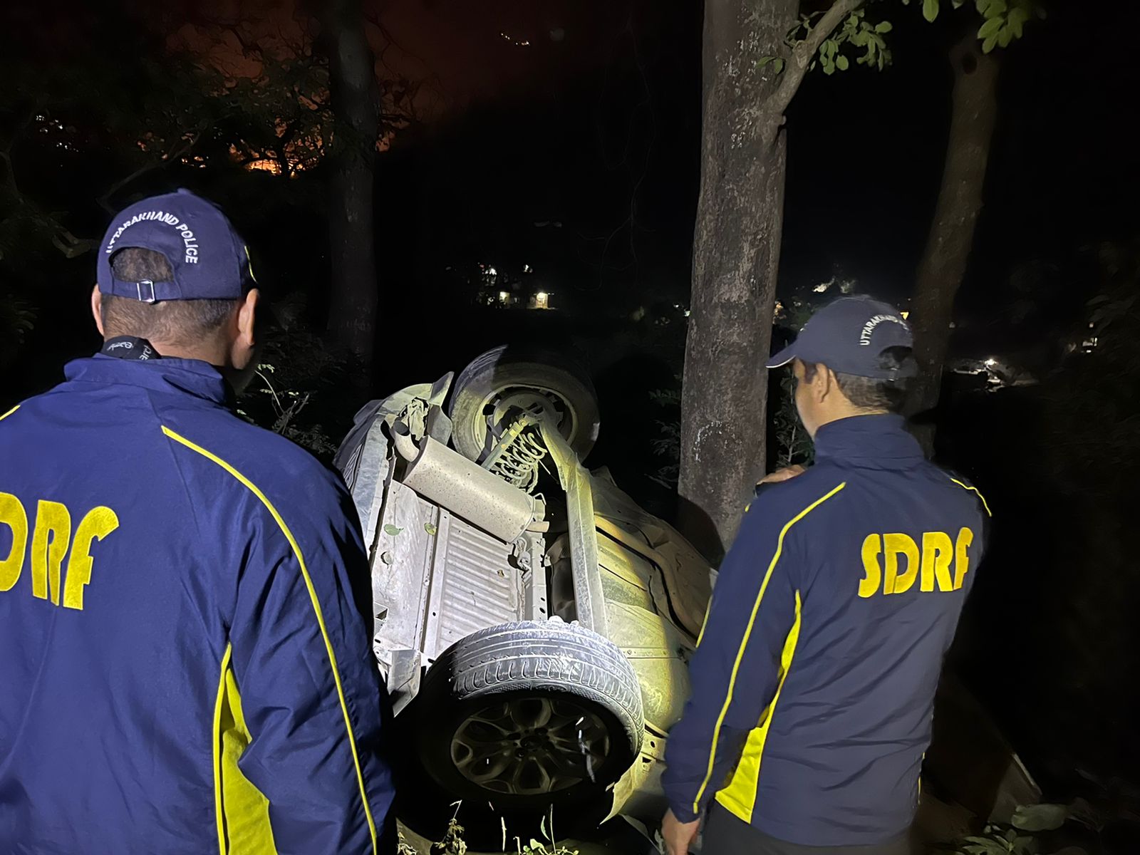 जनपद बागेश्वर में खाई में गिरा वाहन, SDRF ने चलाया सर्च एंड रेस्क्यू ऑपरेशन