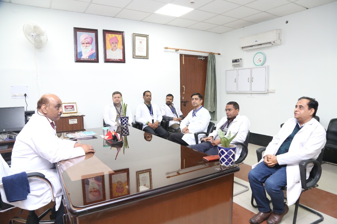 ब्रिगेडियर (से.नि.) डॉ प्रेरक मित्तल ने श्री महंत इन्दिरेश अस्पताल के मुख्य चिकित्सा अधीक्षक का सम्भाला कार्यभार