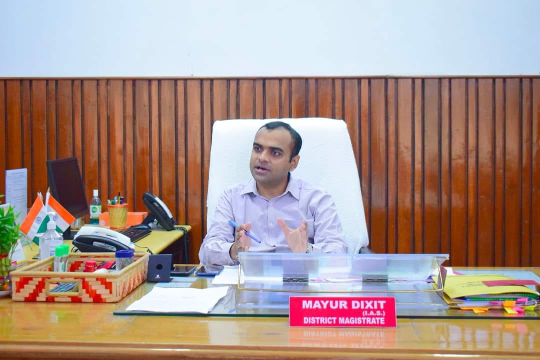 जिलाधिकारी मयूर दीक्षित  की श्रद्धालुओं से अपील : केदारनाथ धाम में पल-पल होता है मौसम खराब  मौसम के पूर्वानुमान के अनुसार ही अपनी यात्रा प्रारंभ करें