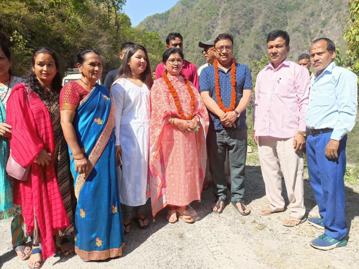 विकासखण्ड कल्जीखाल के ग्राम चोपड़ा में बांकेश्वर महादेव मन्दिर में ब्लॉक प्रमुख राणा दम्पति ने की पूजा अर्चना