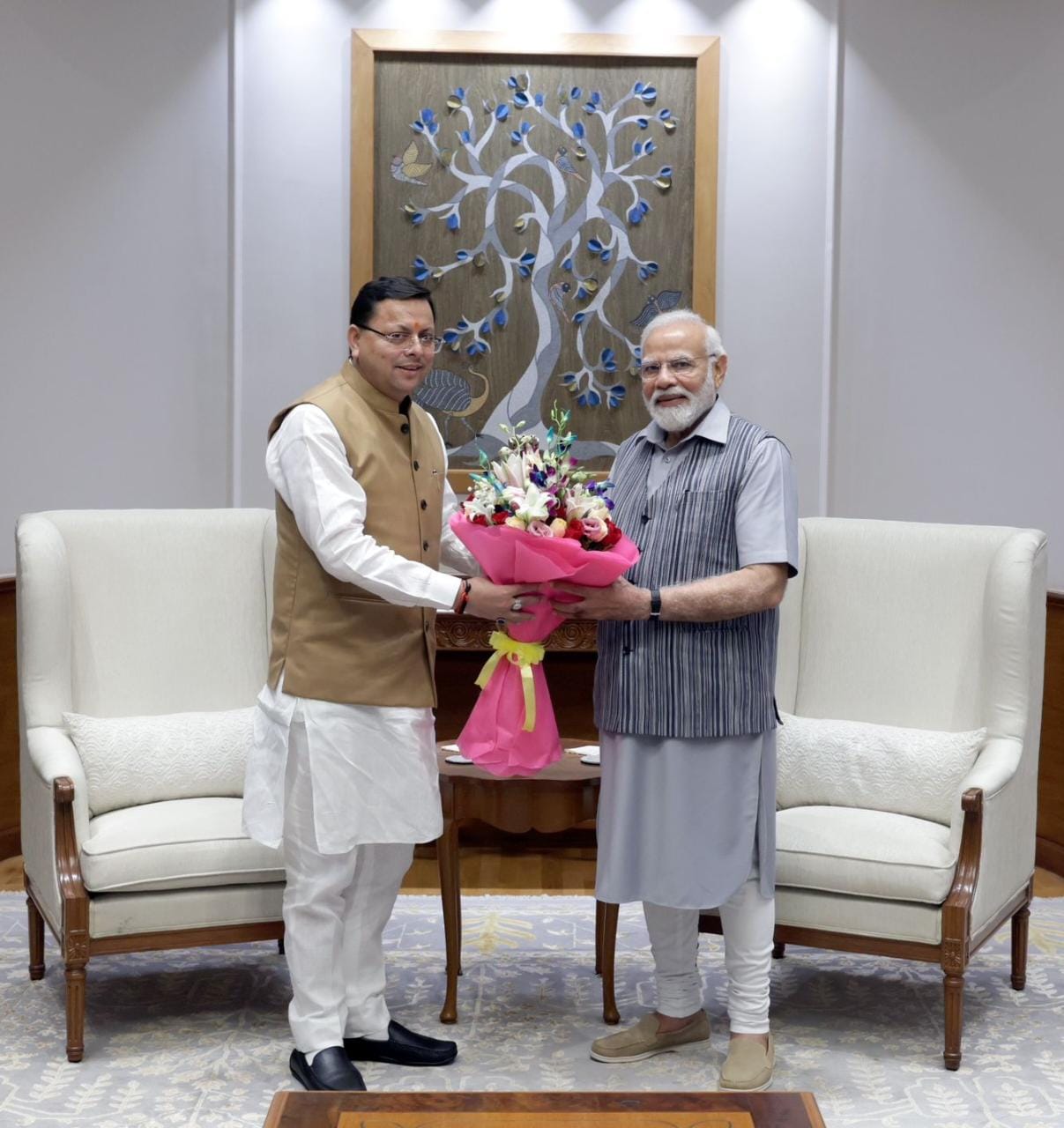 ताबड़तोड़ इन मुलाकातों का मतलब हो रहा है मोदी धामी की सरकार में नये उत्तराखंड का निर्माण, पीएम मोदी का उत्तराखंड से विशेष लगाव का ही परिणाम है कि धामी के हर अनुरोध..पर पीएम मोदी लगाते हैं अपनी मुहर..