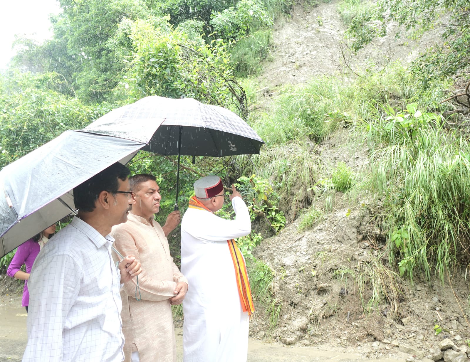 भूस्खलन की रोकथाम को जिओटेक्निकल, जियोफिजिकल, टोपोग्राफिकल जांच कराई जायेगी: महाराज