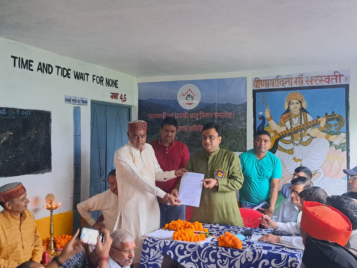 ब्लॉक प्रमुख द्वारीखाल महेन्द्र सिंह राणा ने ग्राम जसपुर में ग्रामवासी एवं प्रवासी भ्रातृ मिलन समारोह में की शिरकत