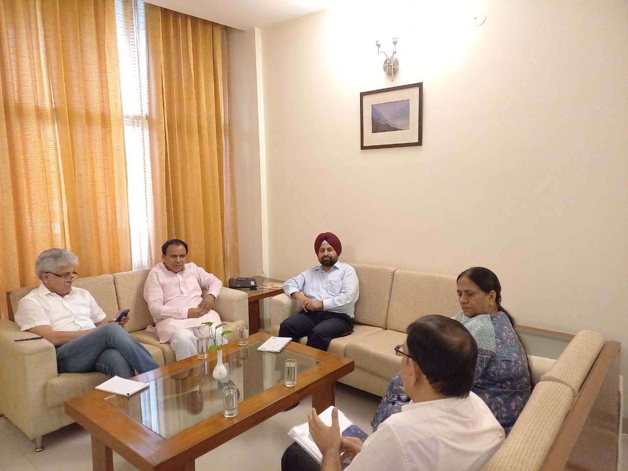 केन्द्र शासित प्रदेश चंडीगढ़ की शिक्षा व स्वास्थ्य प्रणाली की जानी बारीकियां : डॉ. धन सिंह रावत