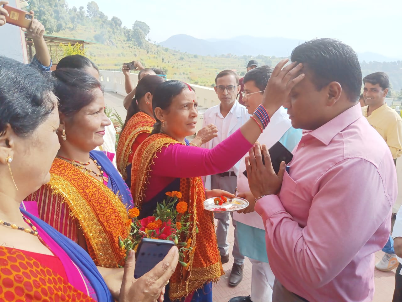 स्वास्थ्य सचिव ने किया बागेश्वर जनपद का दौरा, जिले के अस्पतालों में जल्द भरे जायेंगे रिक्त पद, विशेषज्ञ डॉक्टरों की भी होगी तैनाती