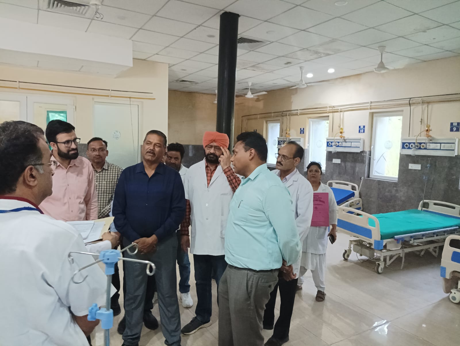 जिला चिकित्सालय रुद्रपुर से सप्ताह में दो दिन अस्थि रोग विशेषज्ञ की वैकल्पिक व्यवस्था काशीपुर चिकित्सालय में की जाये और जल्द ही शासन स्तर से नियमित चिकित्सक की नियुक्ति की जायेगी: स्वास्थ्य सचिव डॉक्टर आर राजेश कुमार