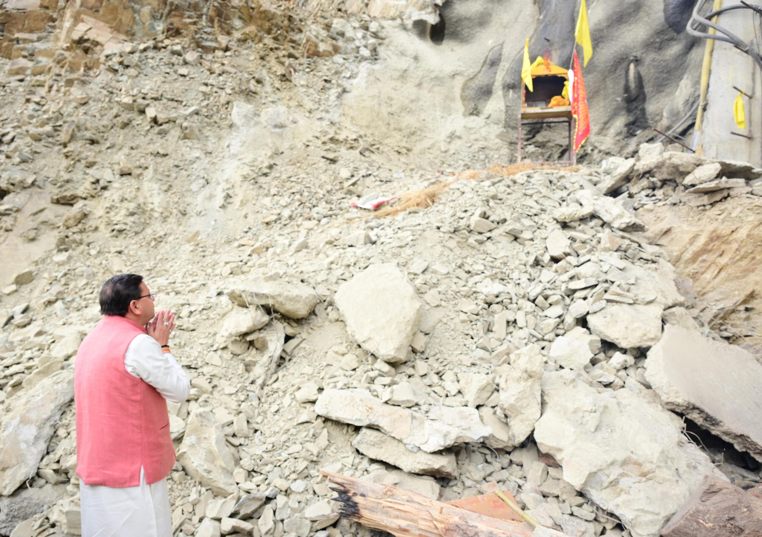 बाबा बौखनाग जी के आशीर्वाद से सभी श्रमिक सुरक्षित बाहर निकल आये हैं, जल्द बनेगा भगवान बौखनाग का भव्य मंदिर :धामी