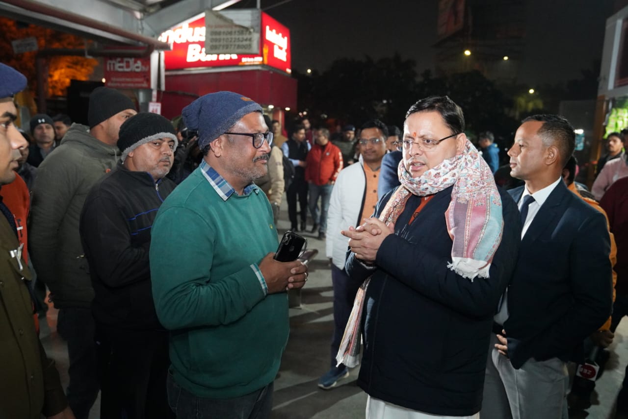 मुख्यमंत्री धामी बेसहारा एवं बेघर लोगों का सहारा : प्रदेश में शीत लहर के प्रकोप से बचाव हेतु जारी की गई 1.35 करोड़ की धनराशि