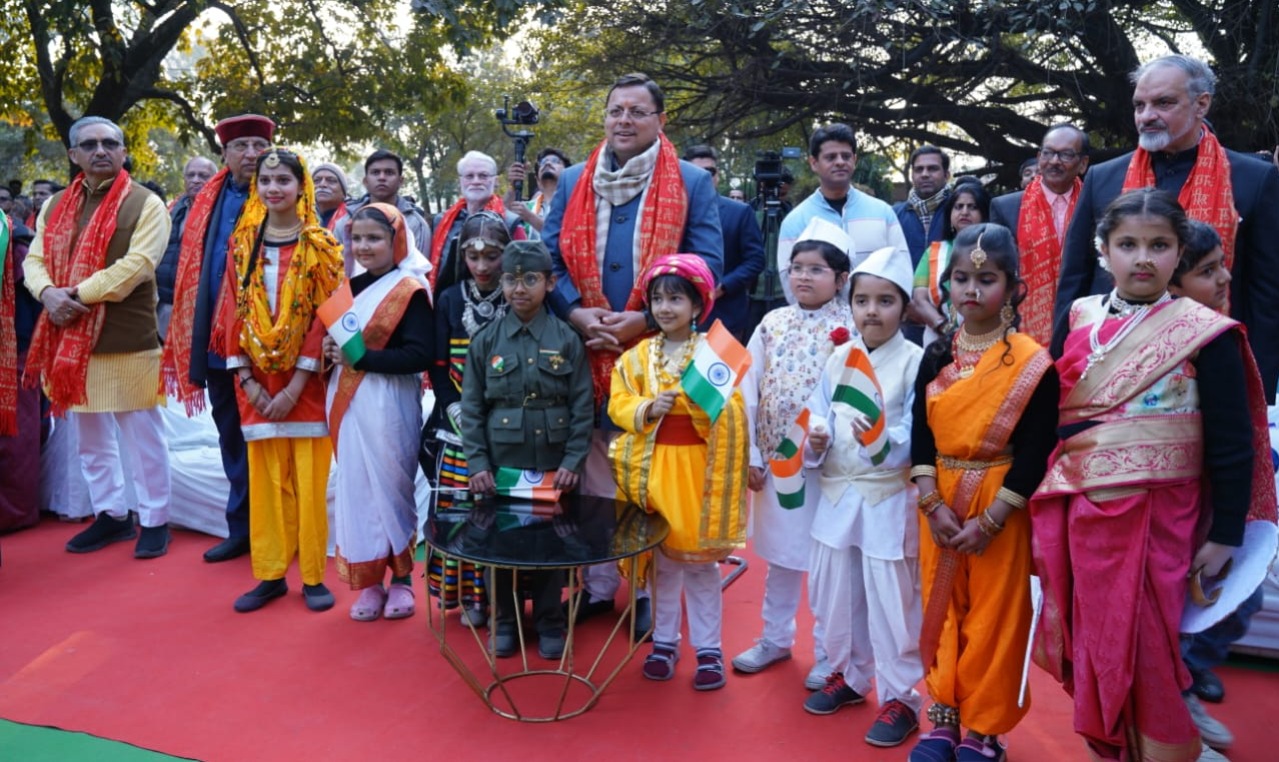 मुख्यमंत्री धामी ने कहा कि आज पूरी दुनिया में भारत का डंका बज रहा है। एक भारत-श्रेष्ठ भारत के संकल्प को पूरा करने के लिए हम सभी आगे बढ़ रहे हैं