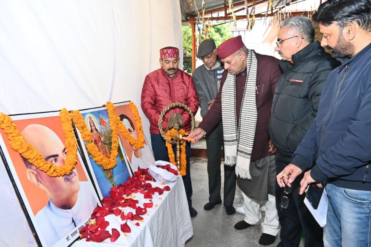 मंत्री गणेश जोशी ने कहा आज विश्व के पटल पर देश का नाम आगे बढ़ाने का काम प्रधानमंत्री मोदी ने किया