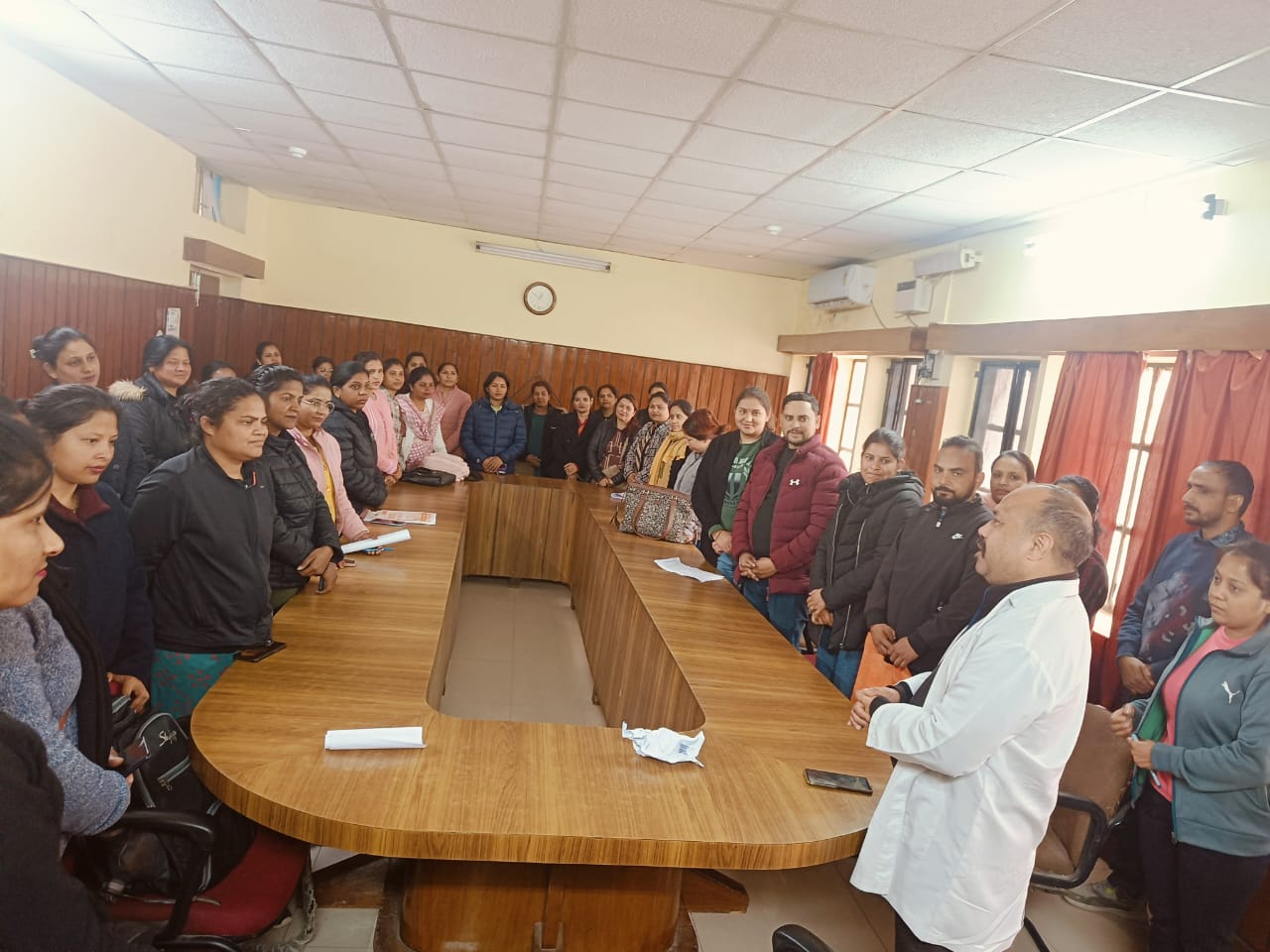 स्थाई नर्सिंग अधिकारी आने से बेस चिकित्सालय के वार्डो में बेहतर होगी स्वास्थ्य सेवा