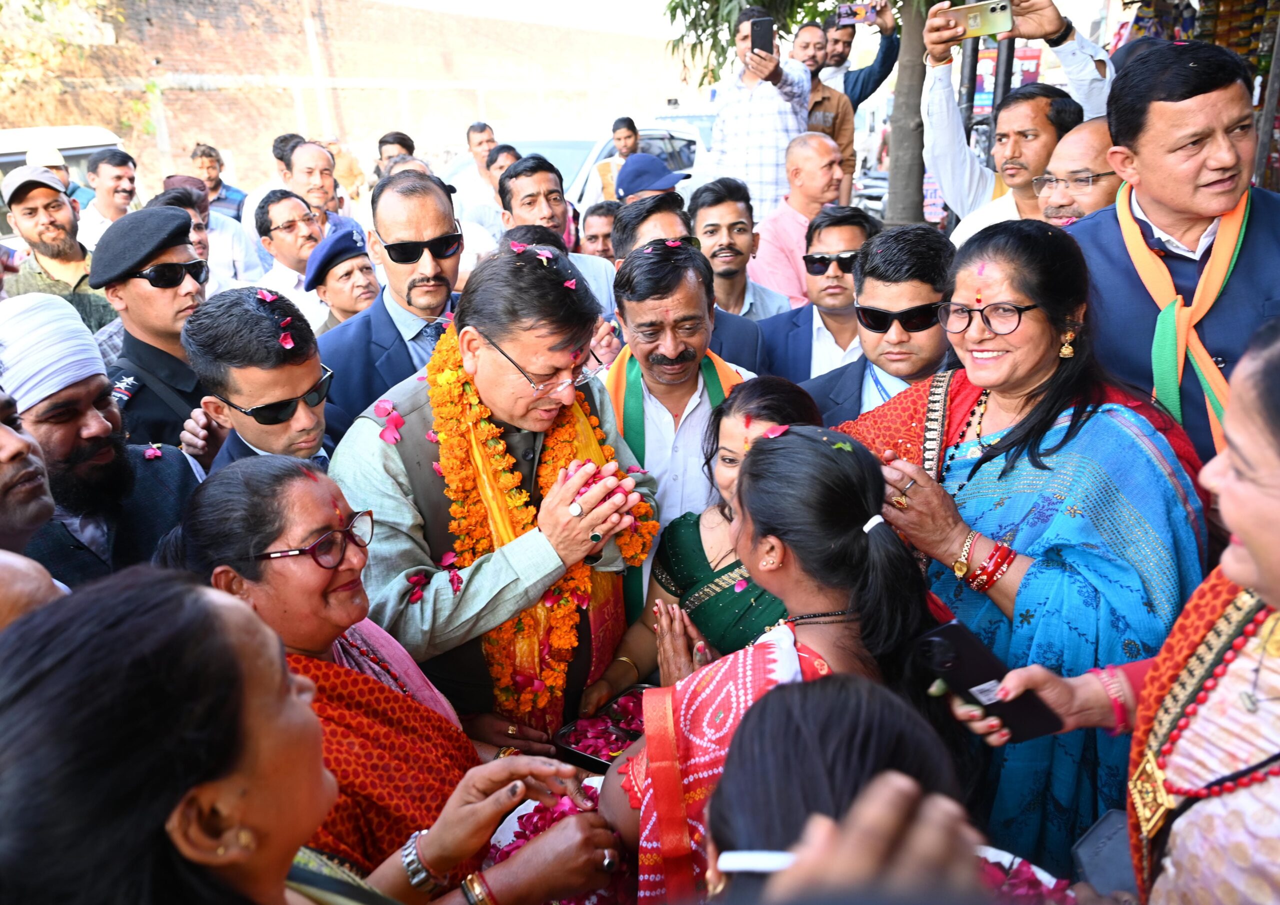 देश के प्रत्येक व्यक्ति को किसी न किसी योजनाओ का लाभ मिला है। प्रधानमंत्री नरेंद्र मोदी जी के 10 साल के कार्यकाल के दौरान हर व्यक्ति विकास योजनाओं का लाभार्थी है