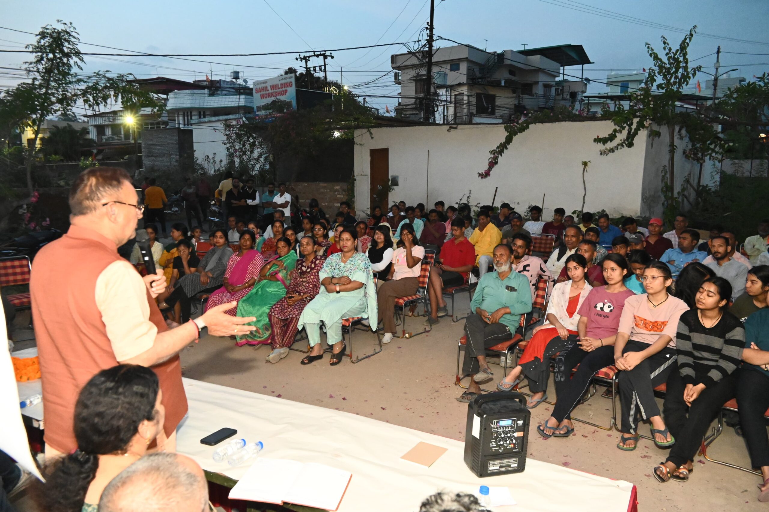 कैबिनेट मंत्री गणेश जोशी ने युवा चौपाल कार्यक्रम में प्रतिभाग कर युवाओं से किया संवाद, नव मतदाताओं को मतदान के लिए किया प्रेरित