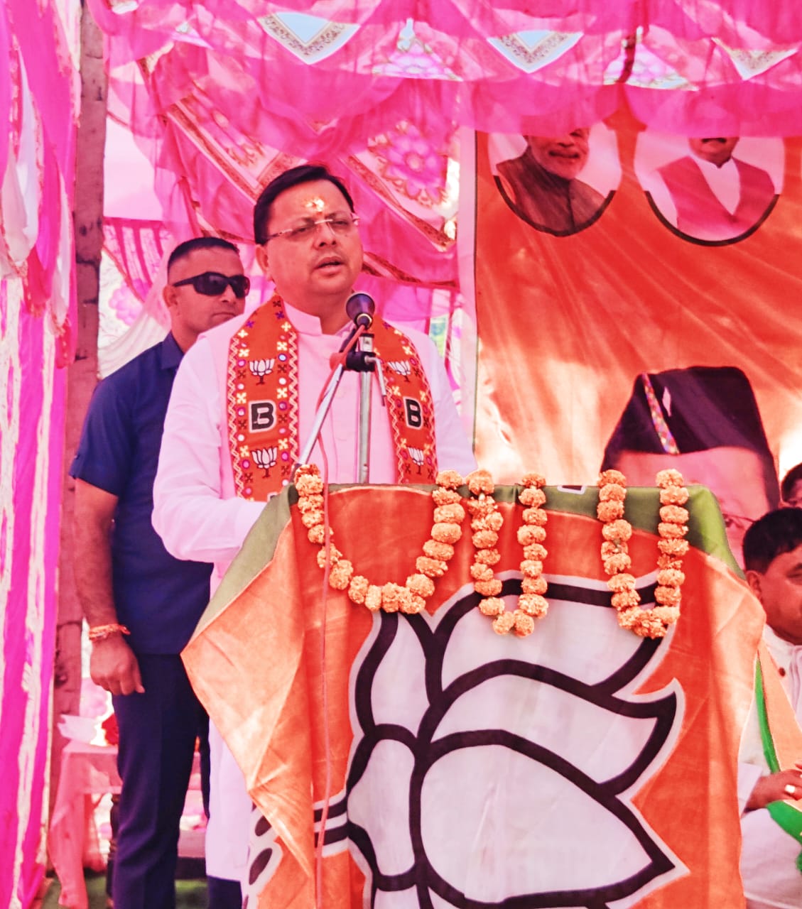 बद्रीनाथ क्षेत्र के दूरस्थ गांवों जैसे पल्ला, जखोला, किमाणा, बछेर, स्यूण और हापला घाटी को सड़क से जोड़ा गया है: धामी