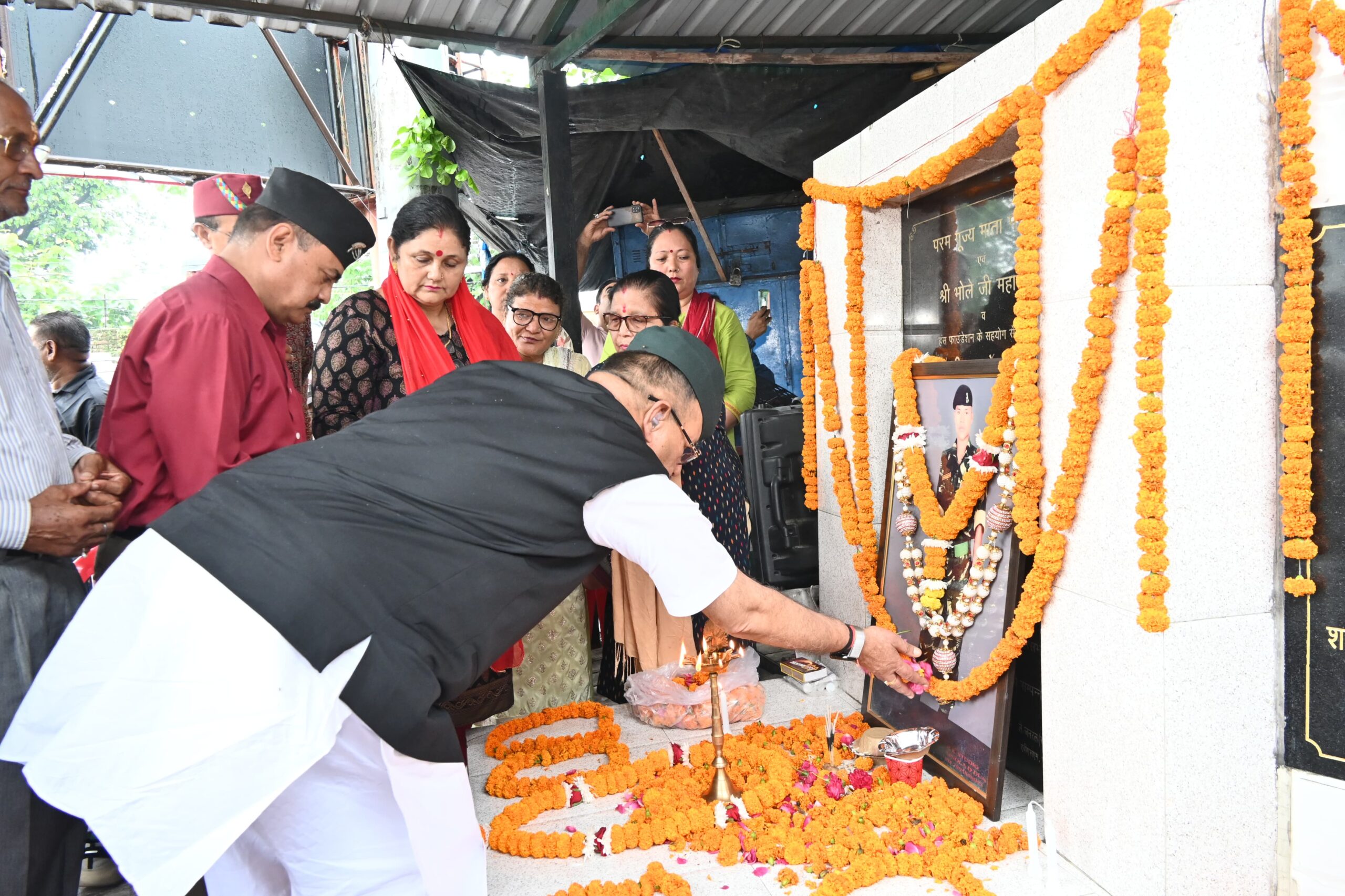 राजपुर निवासी राइफलमैन अमर शहीद मनोज राणा की 11वीं पुण्यतिथि पर उन्हें भावपूर्ण श्रद्धासुमन अर्पित सैनिक कल्याण मंत्री गणेश जोशी ने की