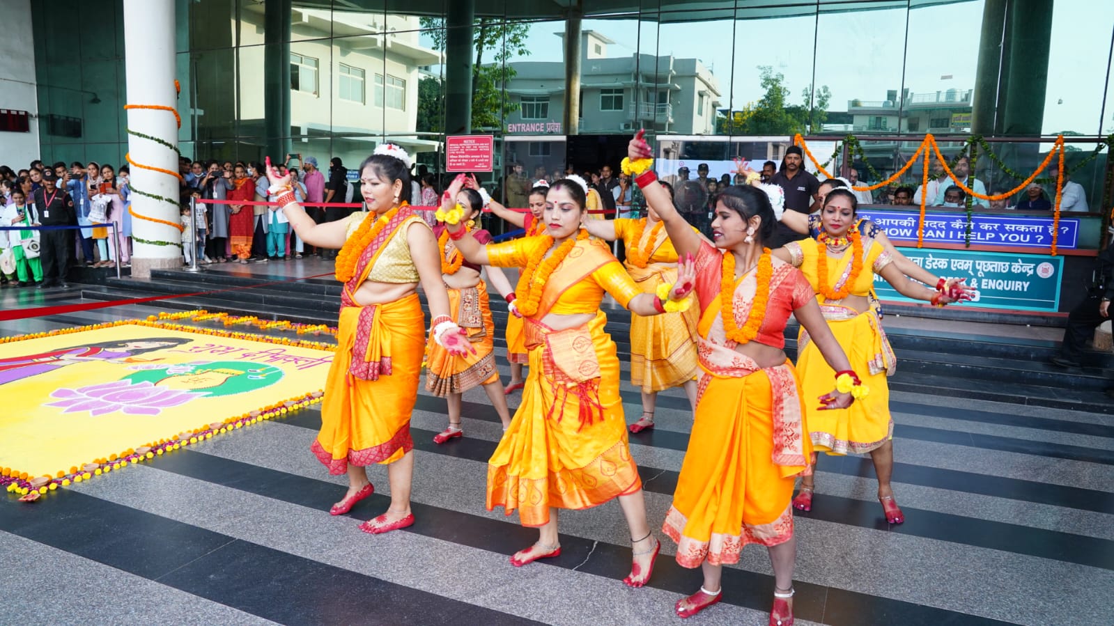 श्री महंत इन्दिरेश अस्पताल में दीपोत्सव की धूम