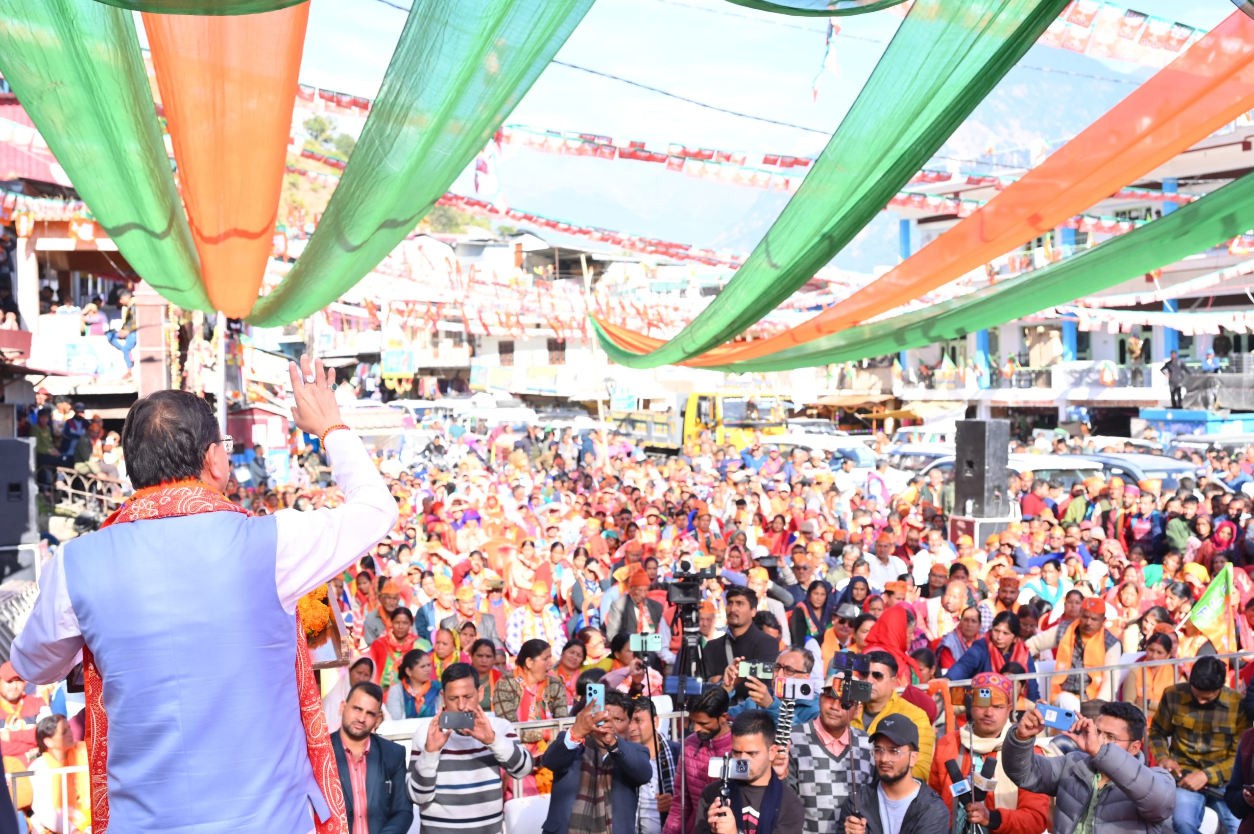 मुख्यमंत्री धामी ने गुप्तकाशी में भाजपा प्रत्याशी आशा नौटियाल के पक्ष में आयोजित जनसभा को किया संबोधित