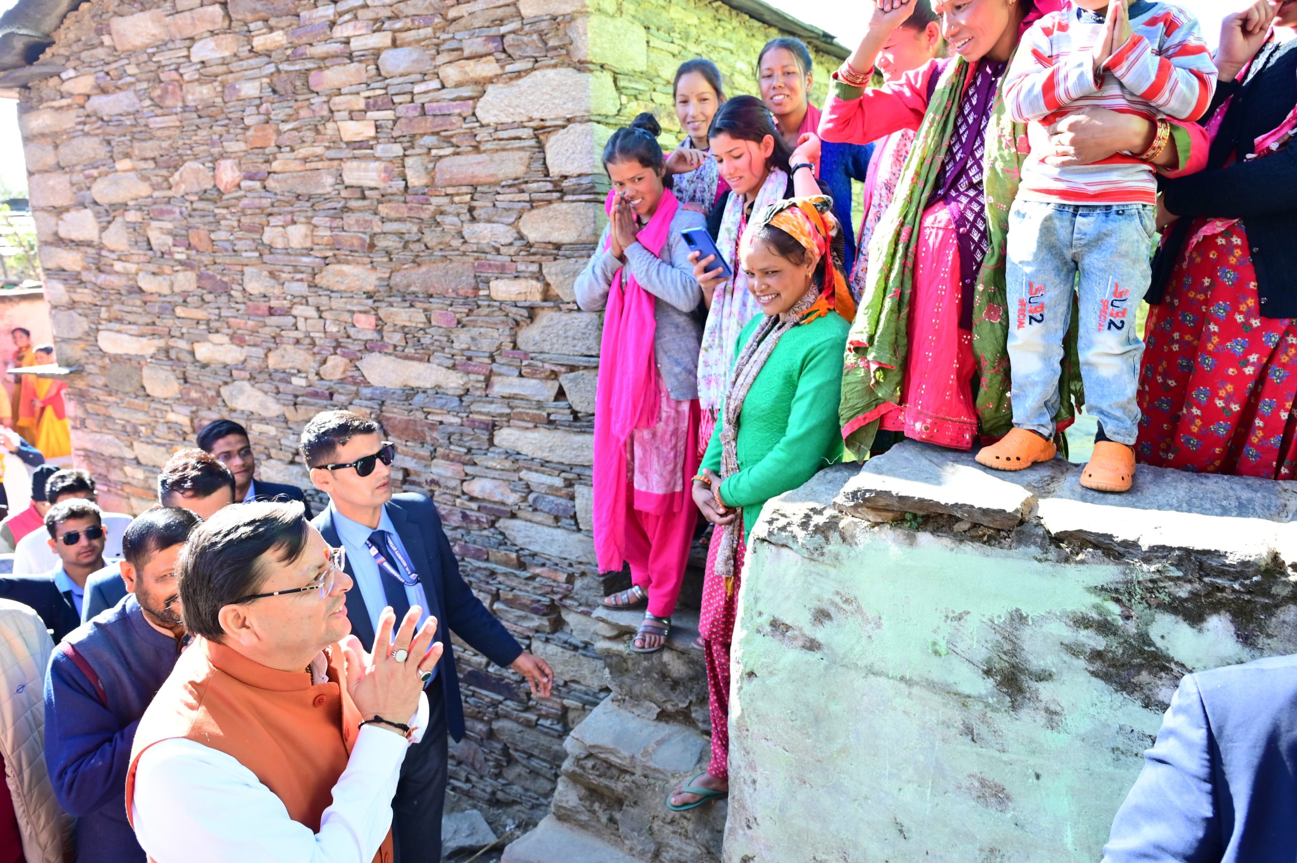 गैरसैंण के एतिहासिक गांव सारकोट पहुंच कर मुख्यमंत्री धामी ने सुनी जन समस्याएं, गांव के विकास के लिए की घोषणाएं      