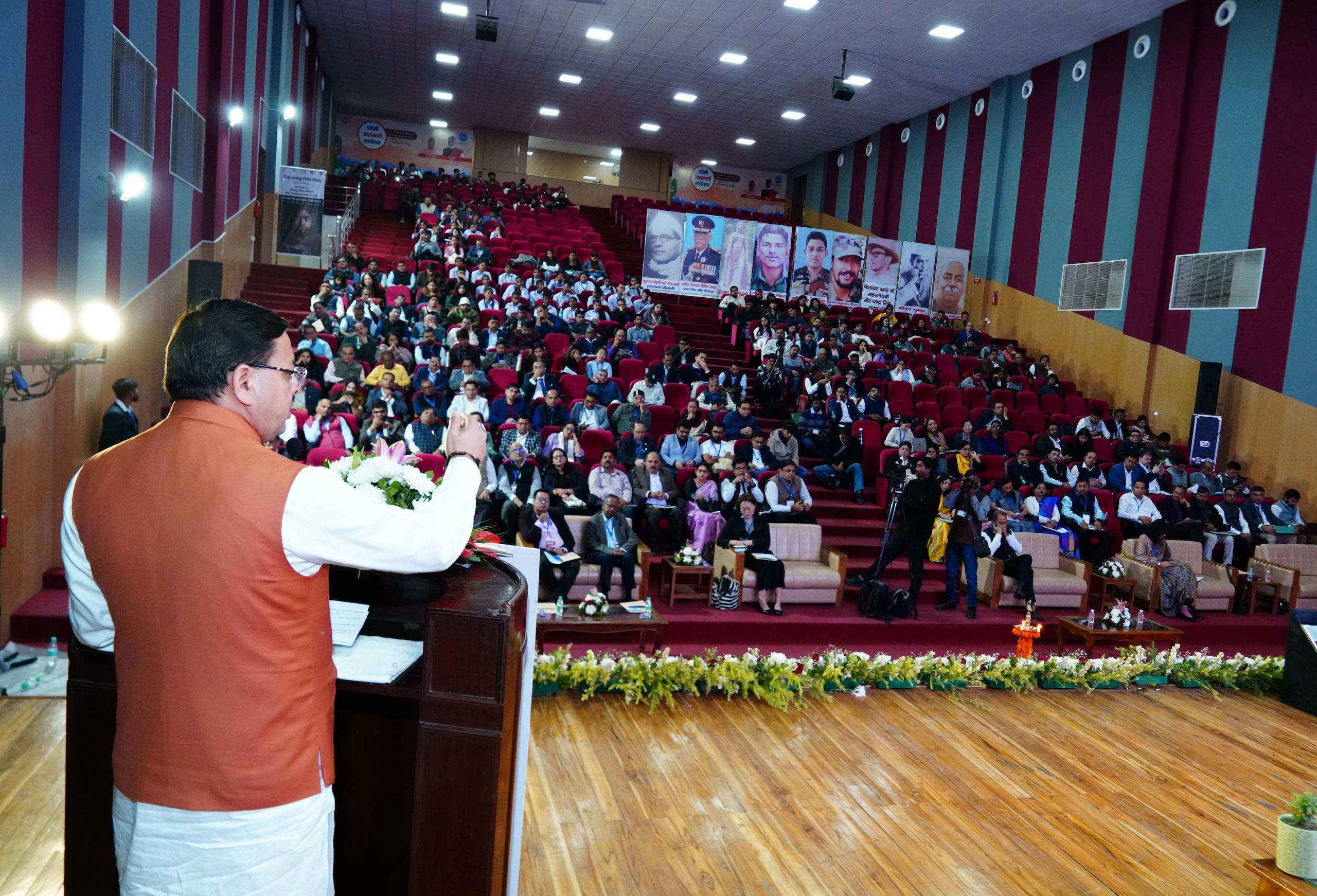 मुख्यमंत्री धामी ने दून विश्वविद्यालय में कौशल विकास एवं रोजगार कॉन्क्लेव में प्रतिभाग किया