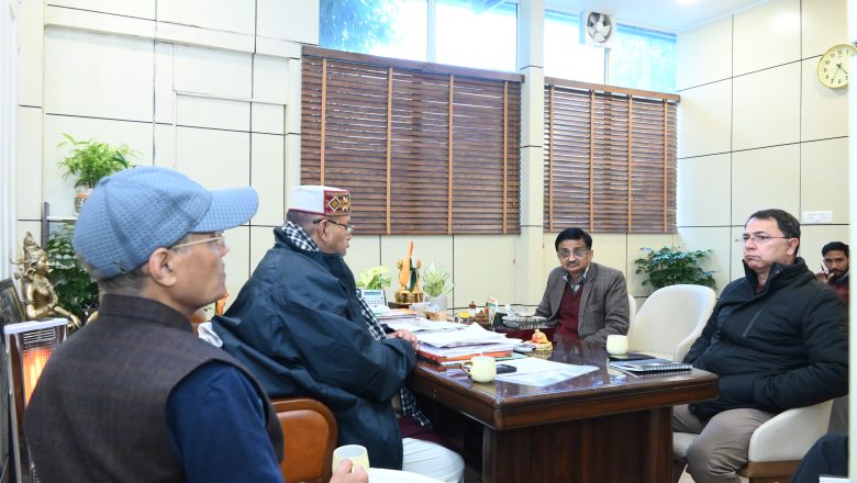 मंत्री गणेश जोशी ने अधिकारियों को कृषि के क्षेत्र में उर्वरकों का कम से कम उपयोग तथा उर्वरकों गुणवत्ता सुनिश्चित करने हेतु नमूनों का नियमित रूप से प्रयोगशालाओं में परीक्षण के निर्देश दिए