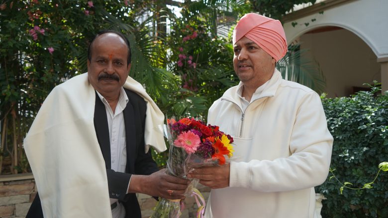 मनमोहन कंडवाल ने श्री महाराज जी के कुशल मागदर्शन में संचालित संस्थानों एवम् उनके कर्मचारियों को बधाई एवम् शुभकामनाएं दीं