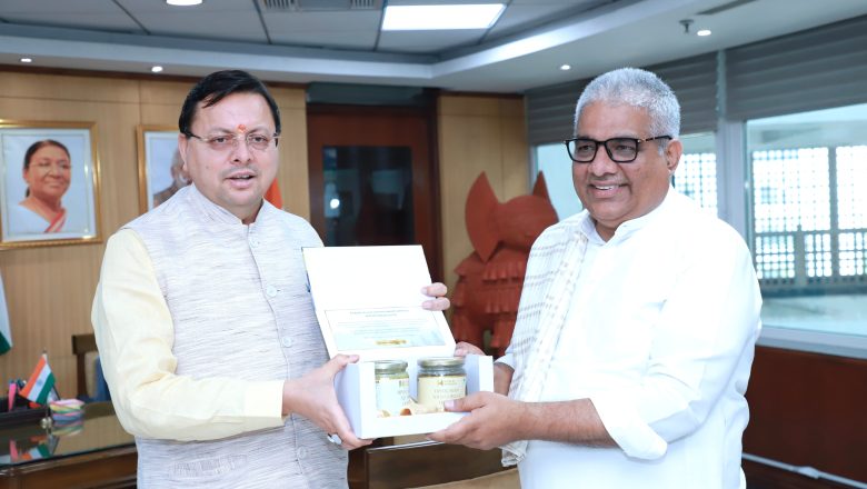 केंद्रीय मंत्री ने मुख्यमंत्री को सभी प्रस्तावों पर हर संभव सहयोग का आश्वासन दिया।