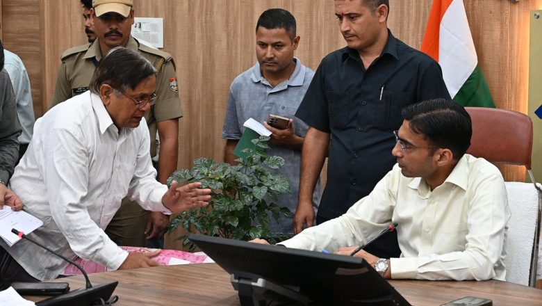डीएम के जन दर्शन पर बढता जन का विश्वास; समाधान, रोजगार, प्रवर्तन