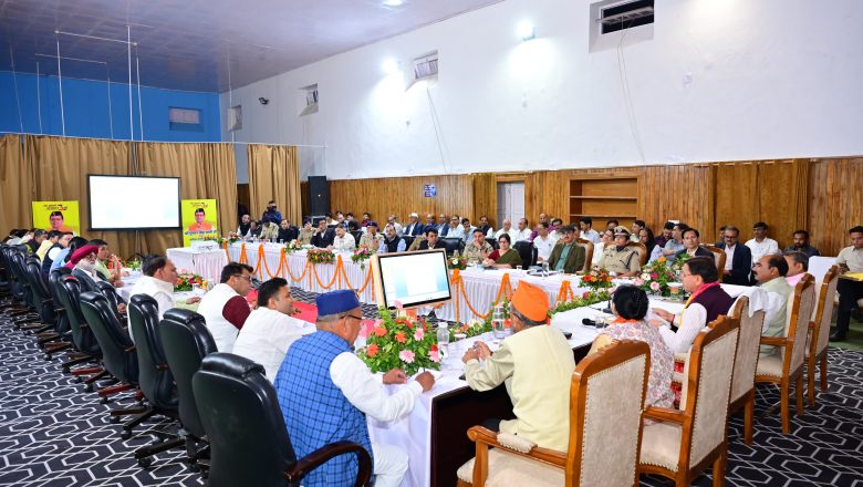 मुख्यमंत्री ने कहा 2815.68 लाख की लागत से मानसखंड मंदिर माला के अंतर्गत श्री कैंची धाम में सौंदर्य कारण एवं प्रकाशीकरण का कार्य प्रगति पर है      