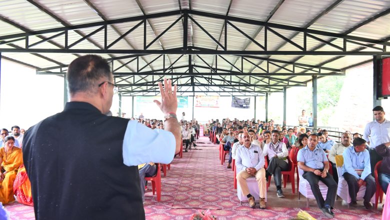 मंत्री जोशी ने अधिकारियों से क्षेत्र का भौतिक निरीक्षण कर संभावनाएं तलाशने के निर्देश दिए