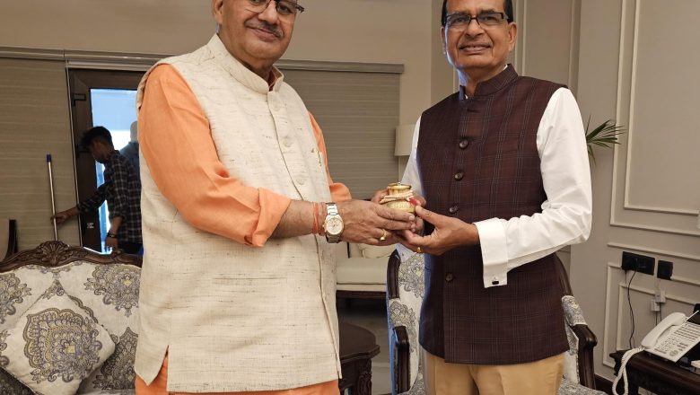 केंद्रीय कृषि मंत्री शिवराज सिंह चौहान से मंत्री जोशी ने की मुलाकात, जंगली जानवरों से फसलों की सुरक्षा के लिए घेरबाड़ योजना पर हुई चर्चा   