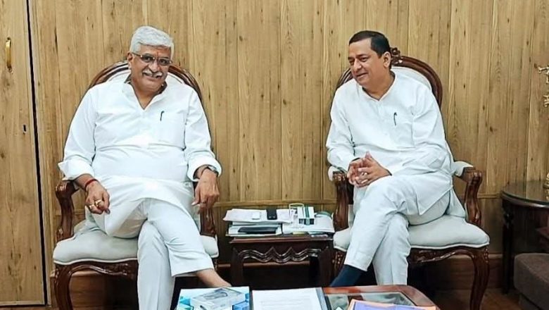 चमोली जिले के मुख्यालय गोपेश्वर में गोपीनाथ मंदिर के आसपास के निवासियों को अपने भवनों के विस्तार एवं नए निर्माण करने में पुरातत्व विभाग के नियमों के आड़े आने के कारण दिक्कतें आती है। बलूनी ने मंत्री से अनुरोध किया कि मंदिर की गरिमा के संरक्षण के साथ-साथ भवन निर्माण हेतु नियमों में शिथिलता प्रदान की जाय   