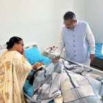 खूंखार राॅटविलर कुत्तों के हमले में गम्भीर घायल कौशल्या देवी का उपचार श्री महंत इन्दिरेश अस्पताल में चल रहा है। कुत्तों के हमले में कौशल्या देवी बेहर गम्भीर रूप से घायल हो गई थीं।      