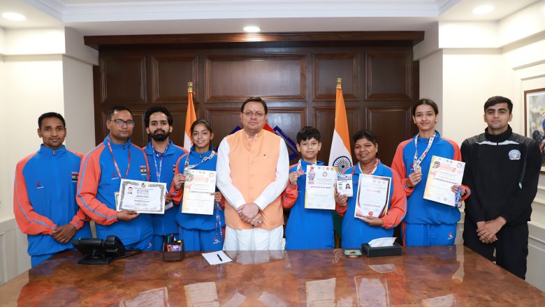 मुख्यमंत्री ने कहा, इन खिलाडियों ने अपनी खेल प्रतिभा से अपने माता-पिता के साथ ही उत्तराखंड का मान भी बढ़ाया है   