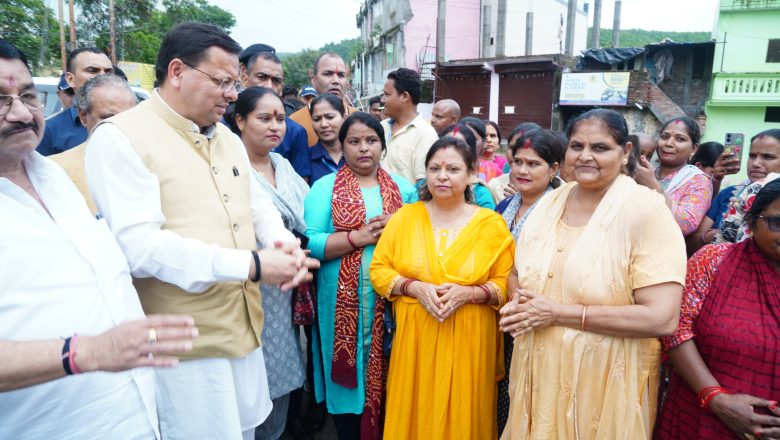 मुख्यमंत्री ने निरीक्षण के दौरान जिला प्रशासन को प्रभावित लोगो को हर संभव मदद पहुंचाने के निर्देश दिए