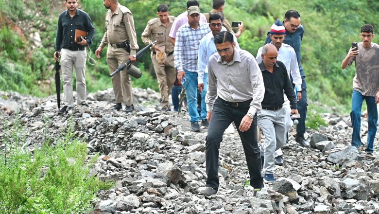 जिलाधिकारी सविन बंसल ने जंगलों से गुजर रही बाधित विद्युत लाइन का स्थायी समाधान सुनिश्चित किया, बजट जारी   