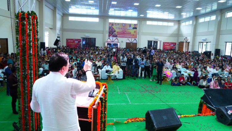 रक्षाबंधन समारोह 2025 में सम्मिलित हुए सीएम धामी