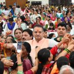 15 हजार से अधिक बहनों ने मंत्री गणेश जोशी को बांधी राखी, समारोह में केंद्रीय मंत्री शेखावत और मुख्यमंत्री धामी हुए शामिल